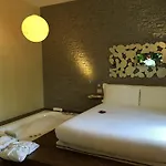 بيت ضيافة Irooms Station