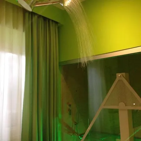 Irooms Station Guest house 4*